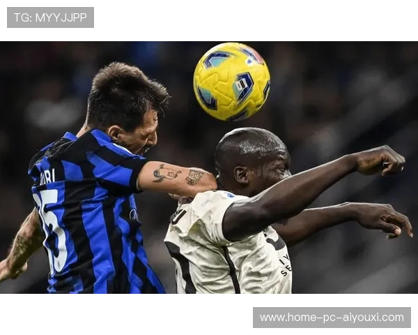 卢卡库侧身摆脱：展现极具爆发力的射门动作